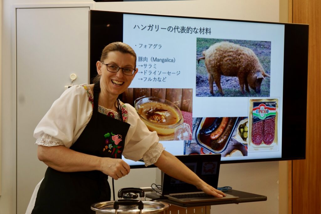 イベットさんによるハンガリー文化のレクチャー